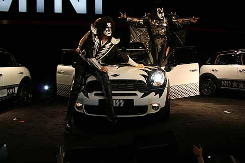 Mini - Artisti della Rock Band Kiss e la Mini Kiss